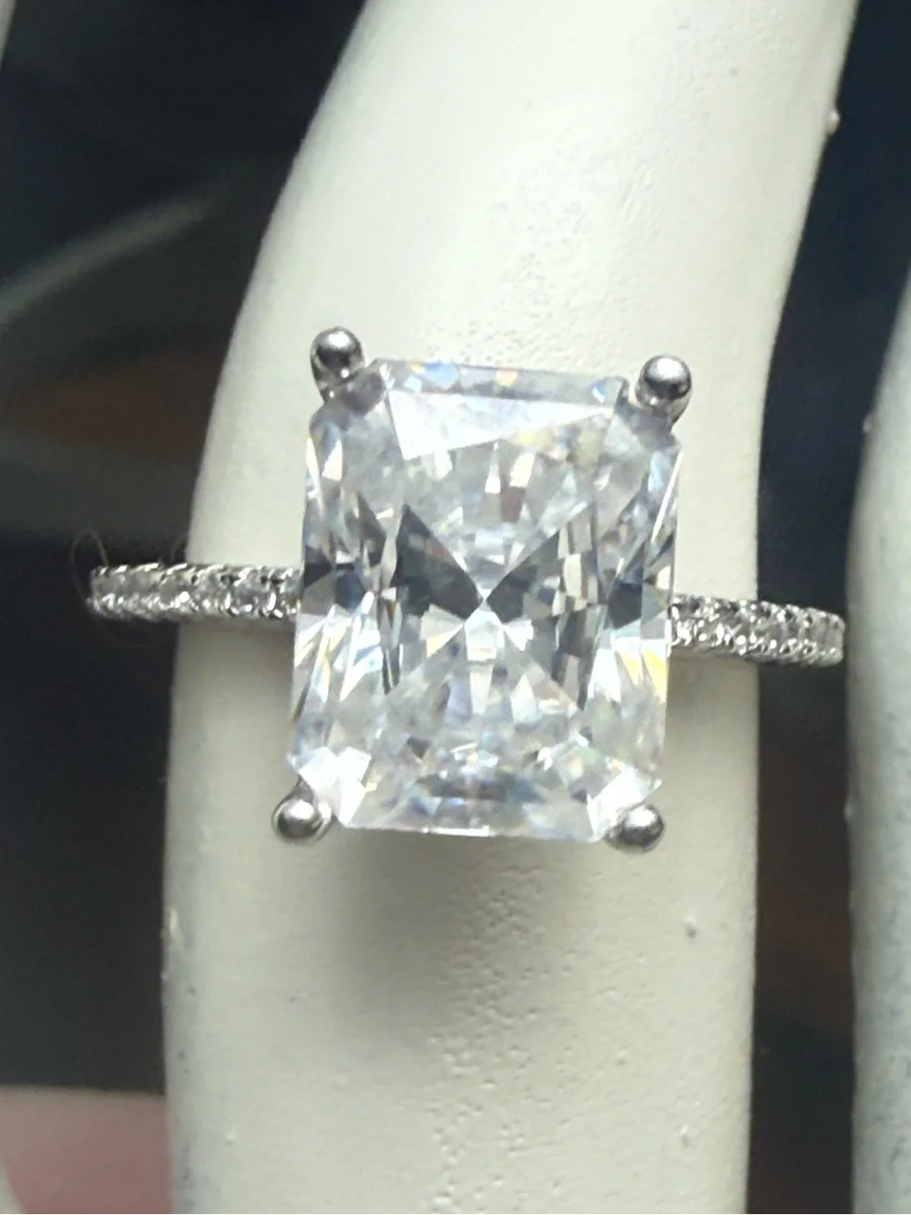 4CT GRA CERTIFIED MOISSANITE DIAMOND BRILLIANT CUT 925 Sterling Silver Ring